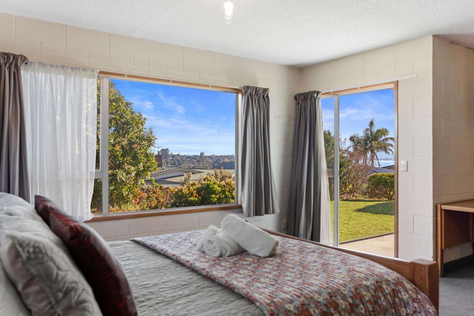 Bay View Gardens - Tauranga Holiday Home ภายนอก รูปภาพ